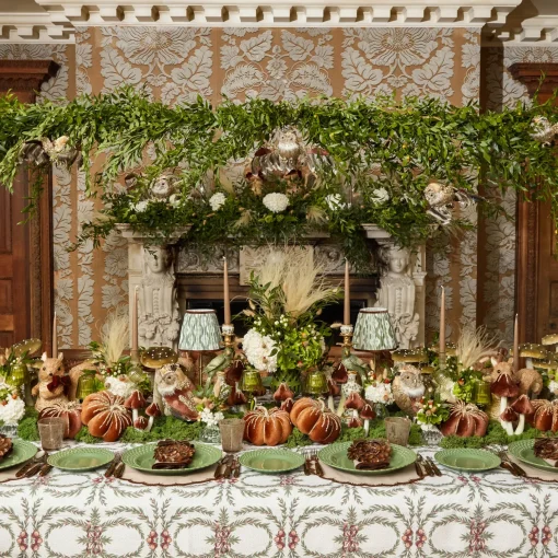 Mrs. Alice Acorn Garland Tablecloth< Tablecloths