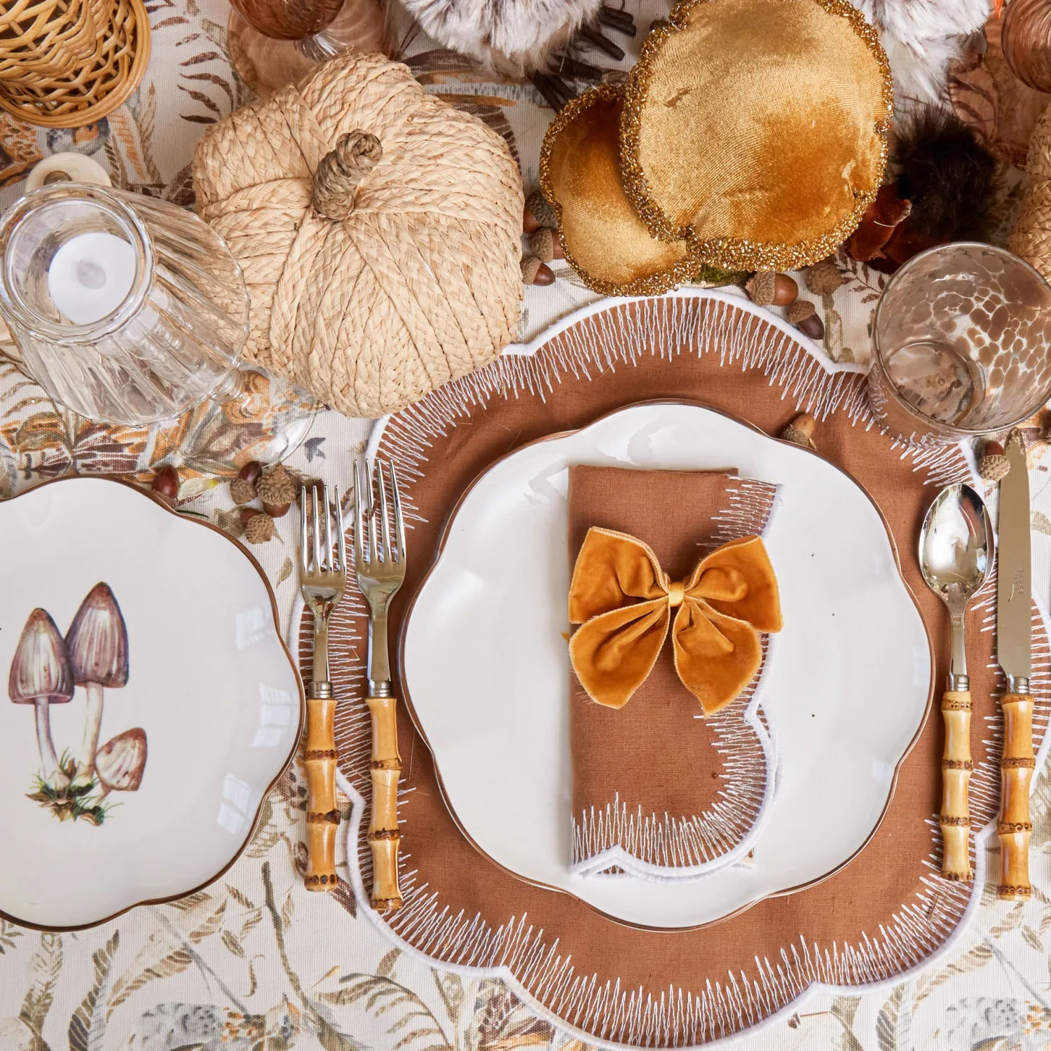 Mrs. Alice Alathea Caramel Linen Napkins (Set of 4)< Napkins | Mrs. Alice Monogram