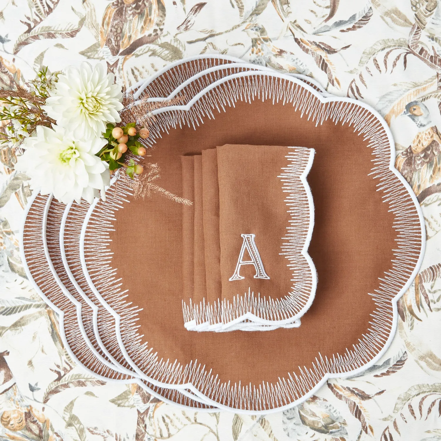 Mrs. Alice Alathea Caramel Linen Napkins (Set of 4)< Napkins | Mrs. Alice Monogram