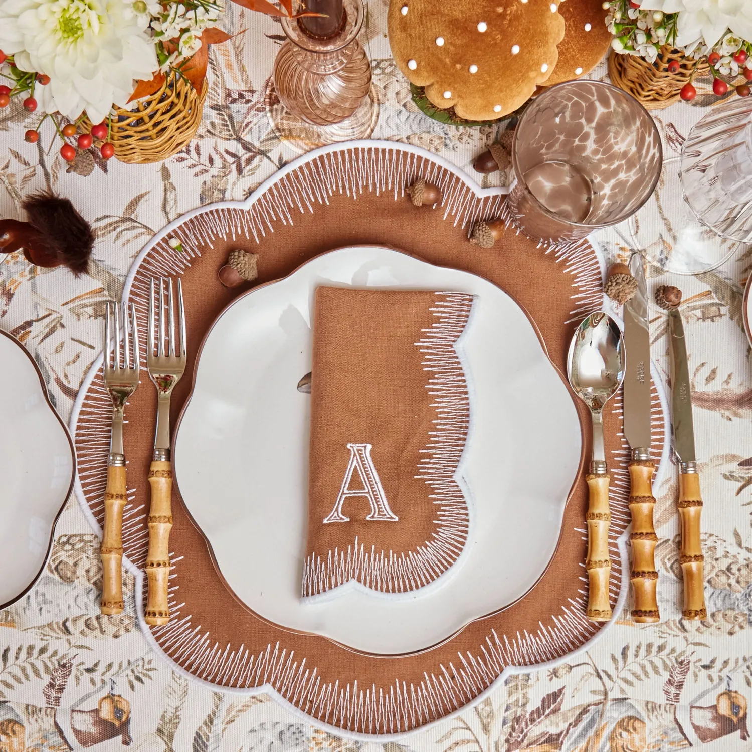 Mrs. Alice Alathea Caramel Linen Napkins (Set of 4)< Napkins | Mrs. Alice Monogram