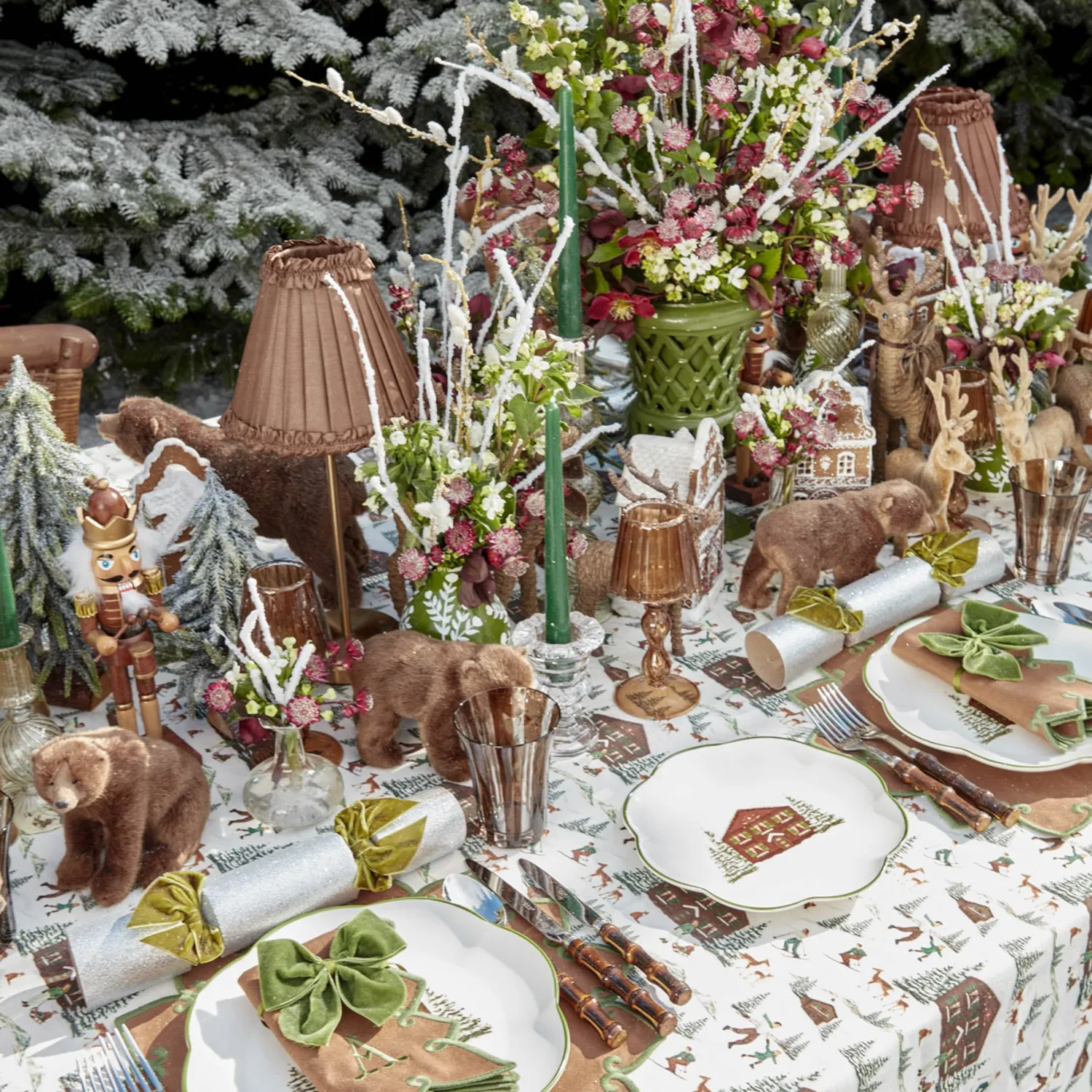 Mrs. Alice Alpine Chalet Dinner & Starter Plates (Set of 8)< Crockery Sets