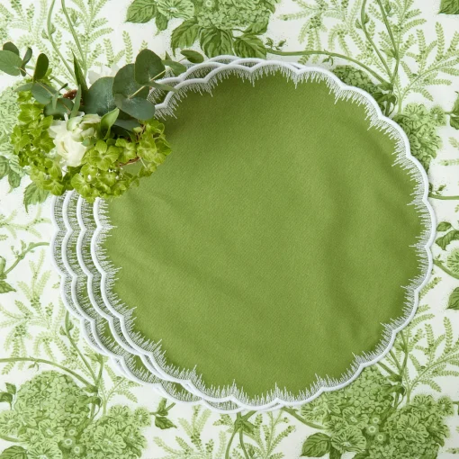 Mrs. Alice Apple Green Isabella Round Placemats (Set of 4)< Summer Table Linen | Placemats