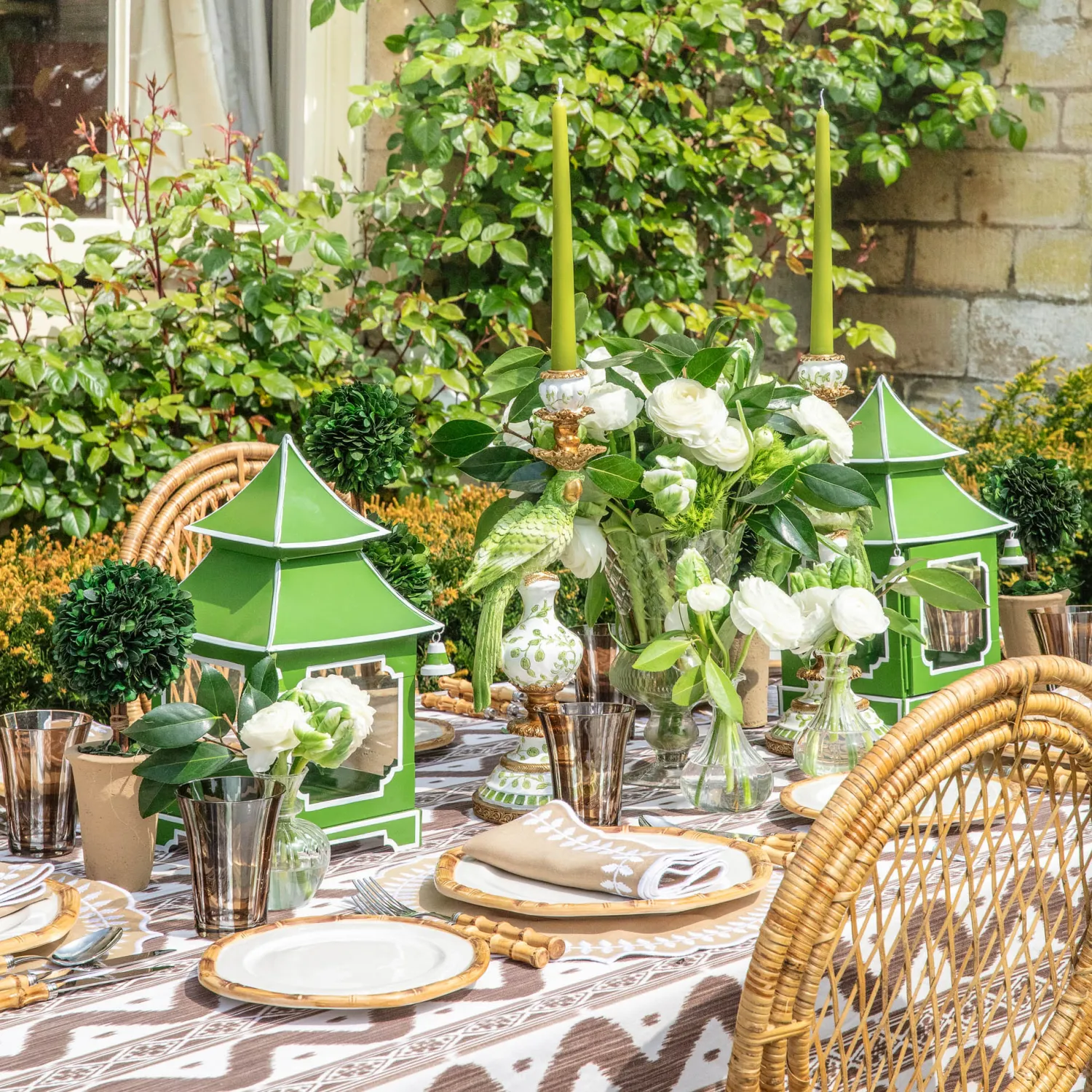 Mrs. Alice Apple Green Pagoda Lantern Set< Year-round Decorations | Spring Decorations