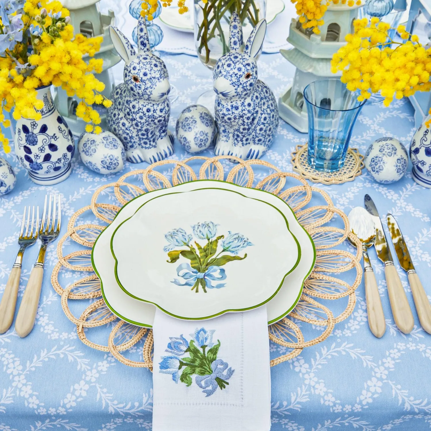 Mrs. Alice Blue Tulip Starter Plates (Set of 4)< Summer Crockery | Starter Plates