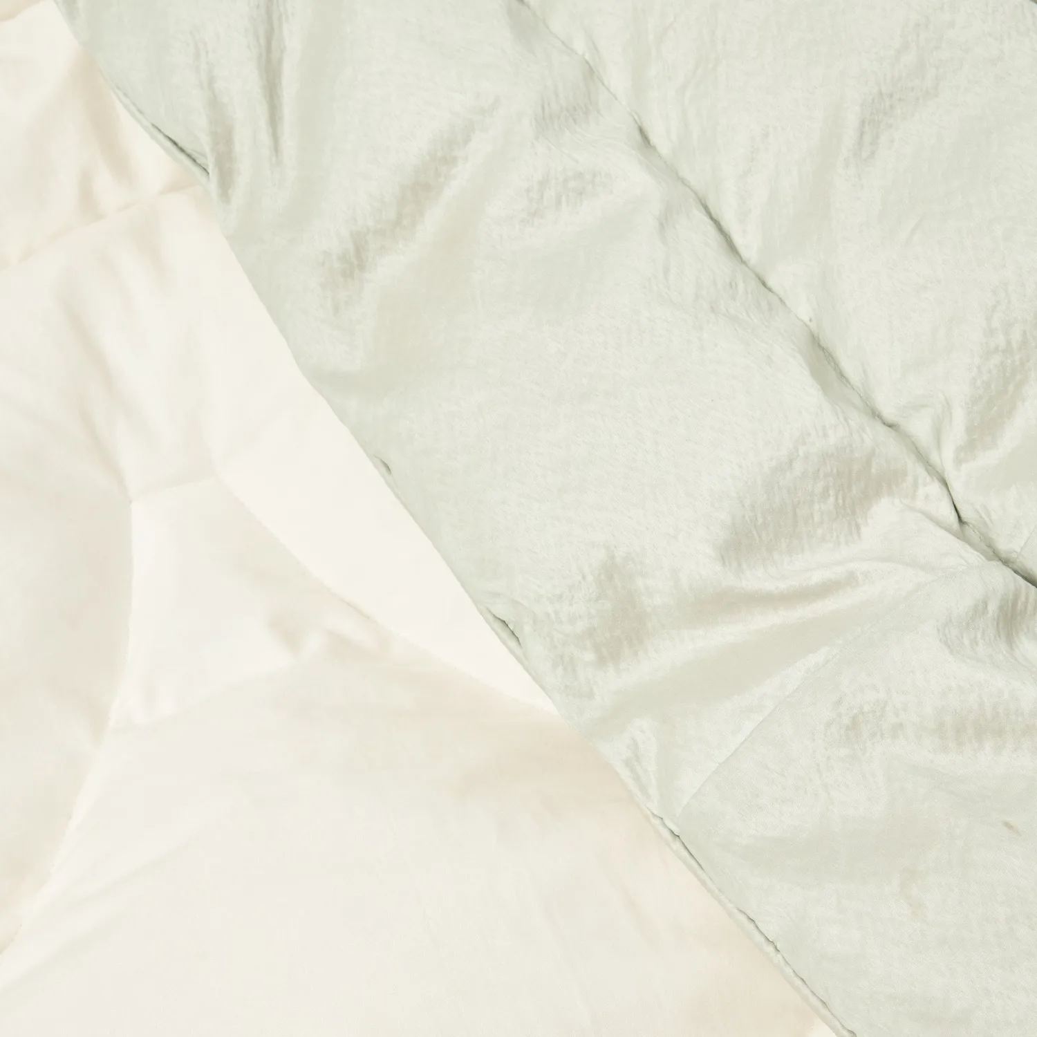 Mrs. Alice Celadon Silk Eiderdown< Bedding | For Her