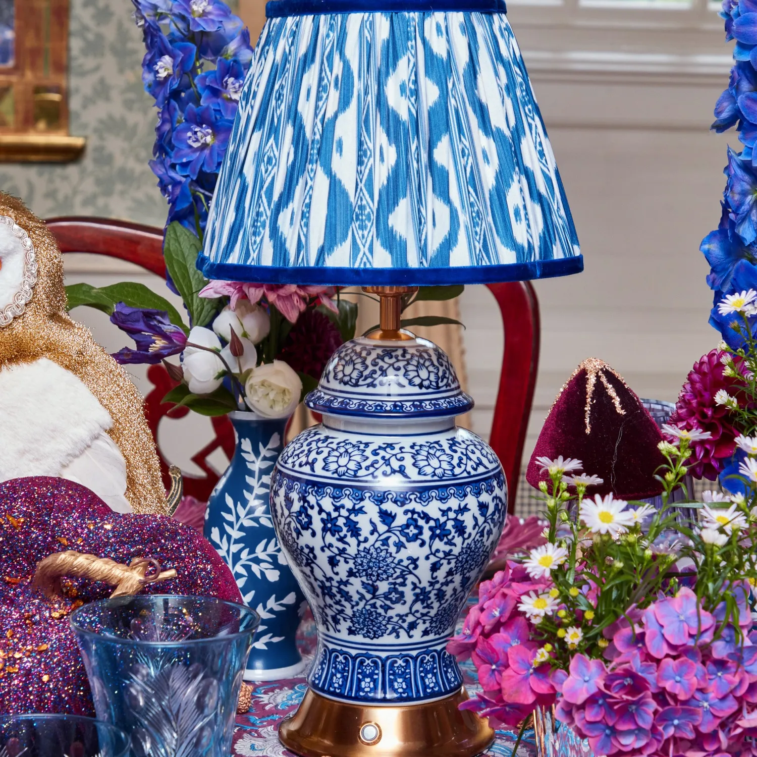 Mrs. Alice Chinoiserie Rechargeable Lamp< Rechargeable Table Lamps | Lamp Stands