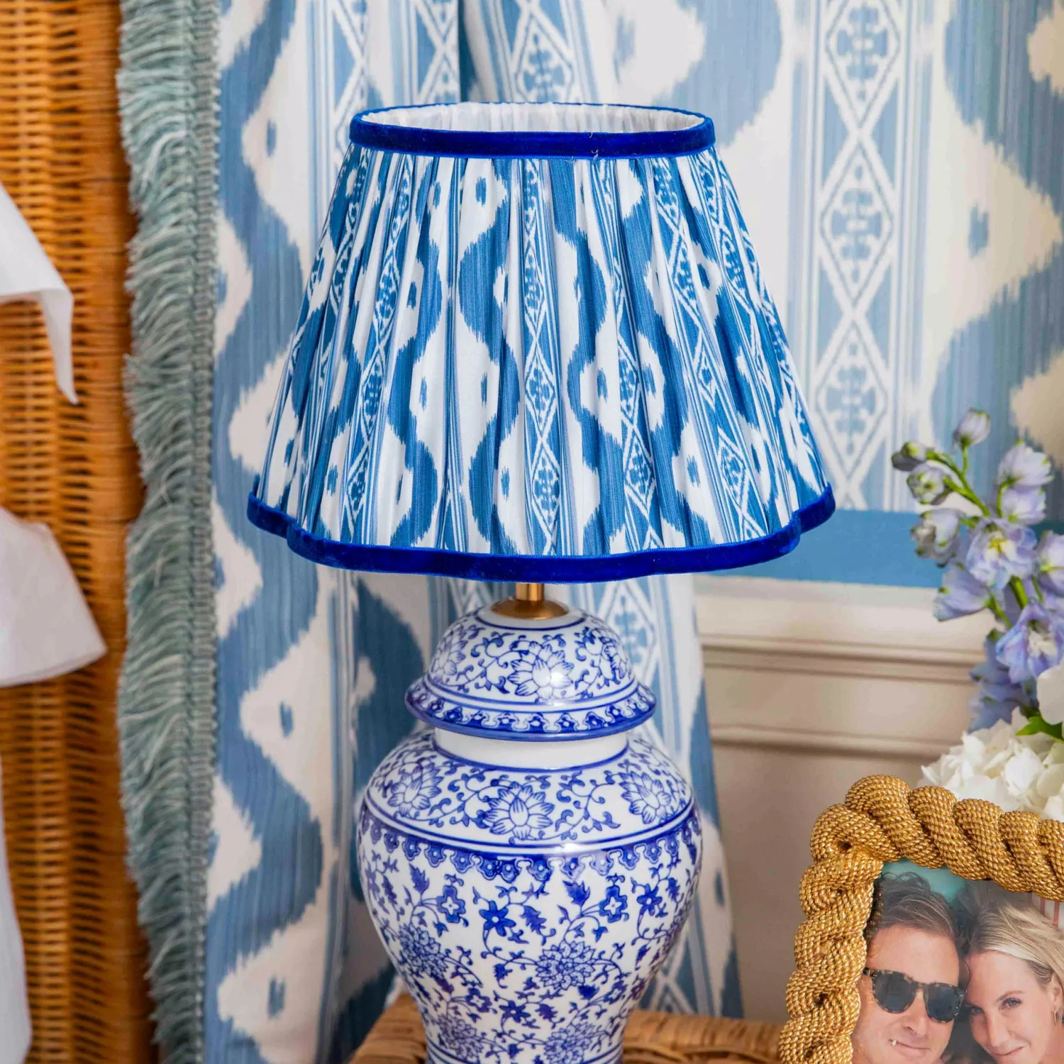 Mrs. Alice Chinoiserie Rechargeable Lamp< Rechargeable Table Lamps | Lamp Stands