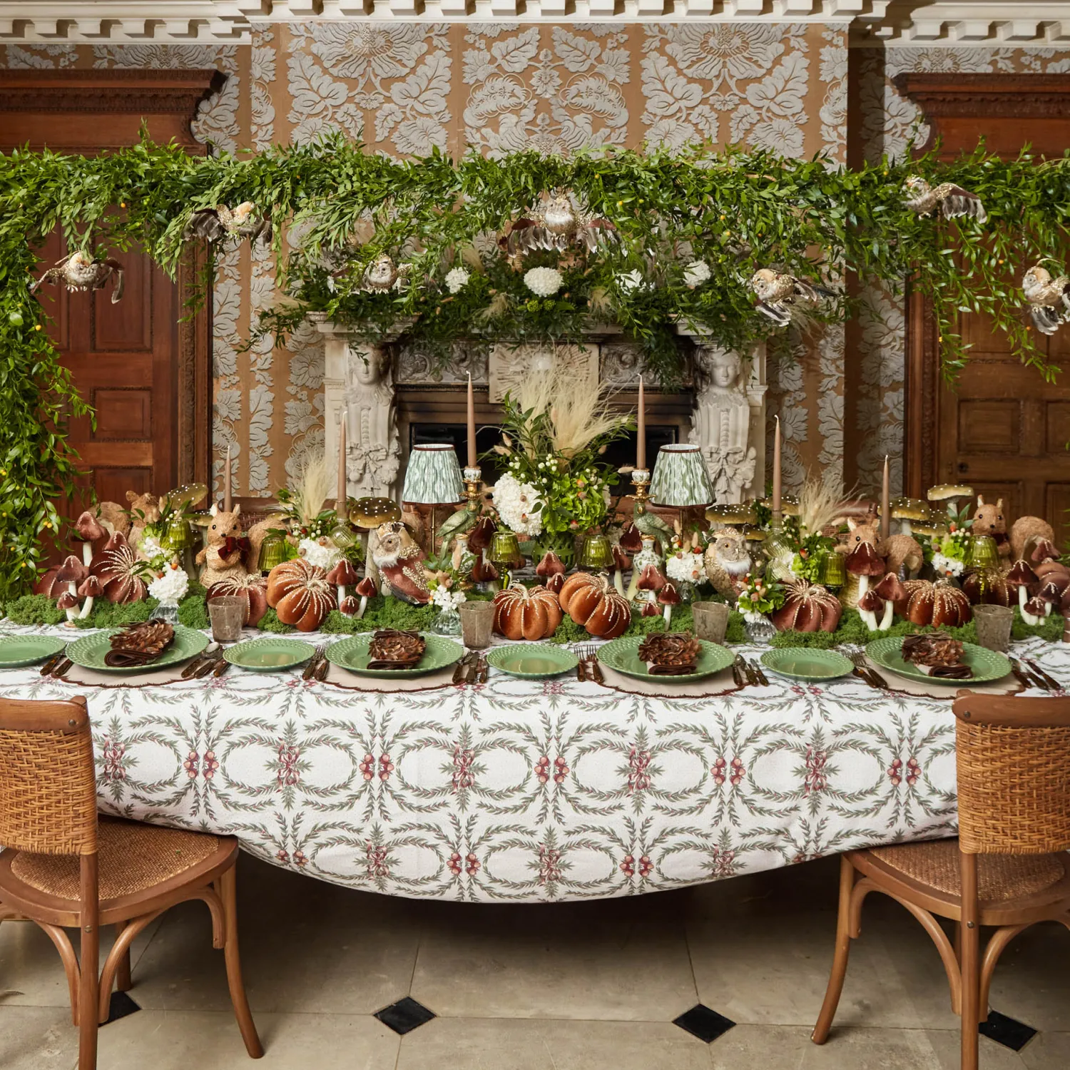 Mrs. Alice Chocolate Bow Laurel Napkins (Set of 4)< Napkins