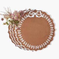 Mrs. Alice Chocolate Bow Laurel Placemats (Set of 4)< Placemats