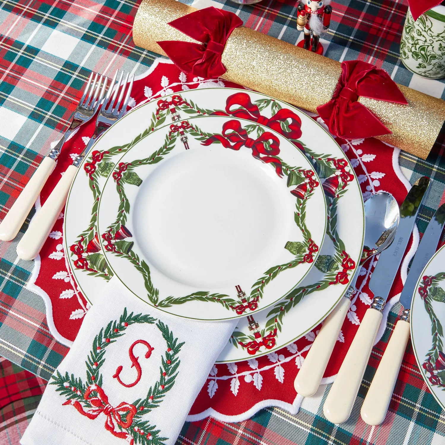 Mrs. Alice Christmas Garland Starter Plate (Set of 4)< Starter Plates | Crockery Sets