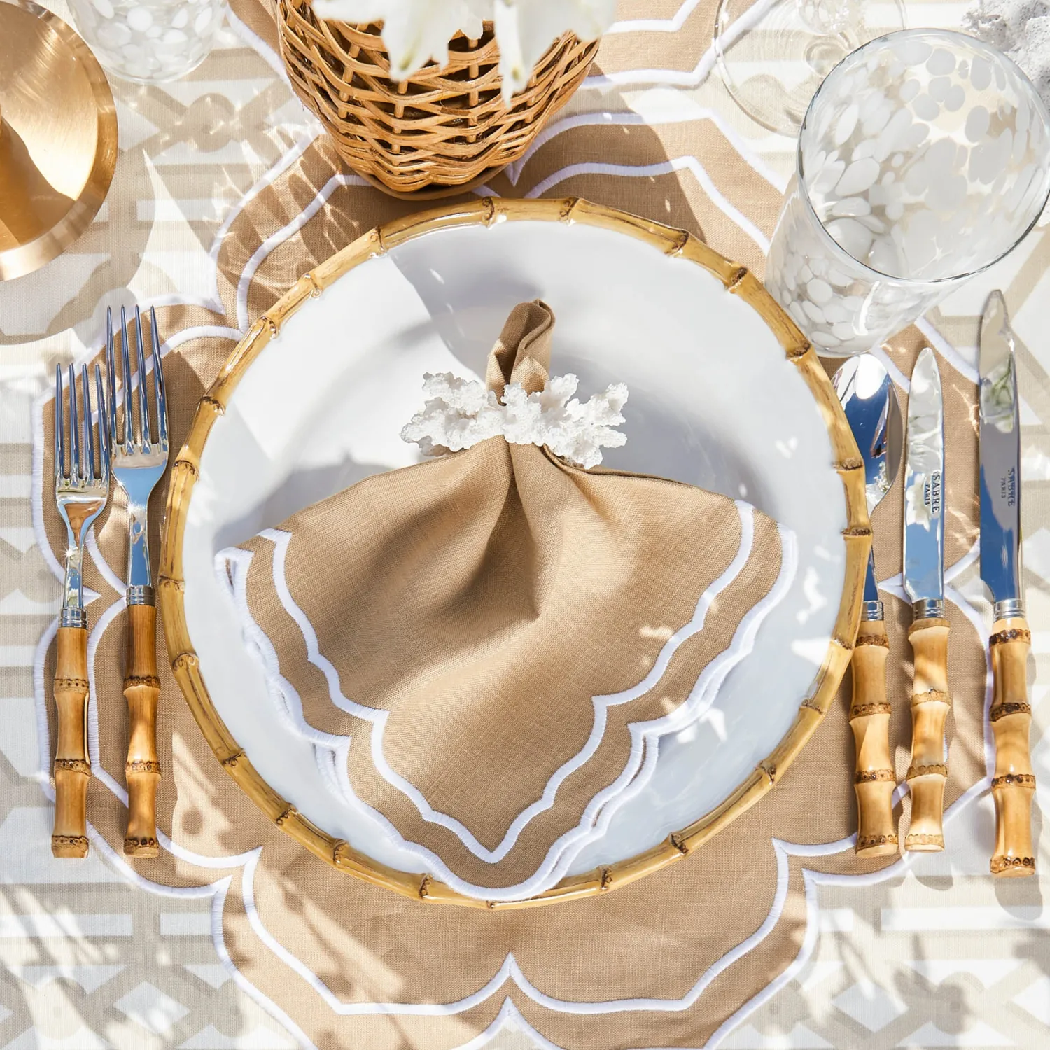 Mrs. Alice Coral Napkin Ring (Set of 4)< Napkin Rings & Bows