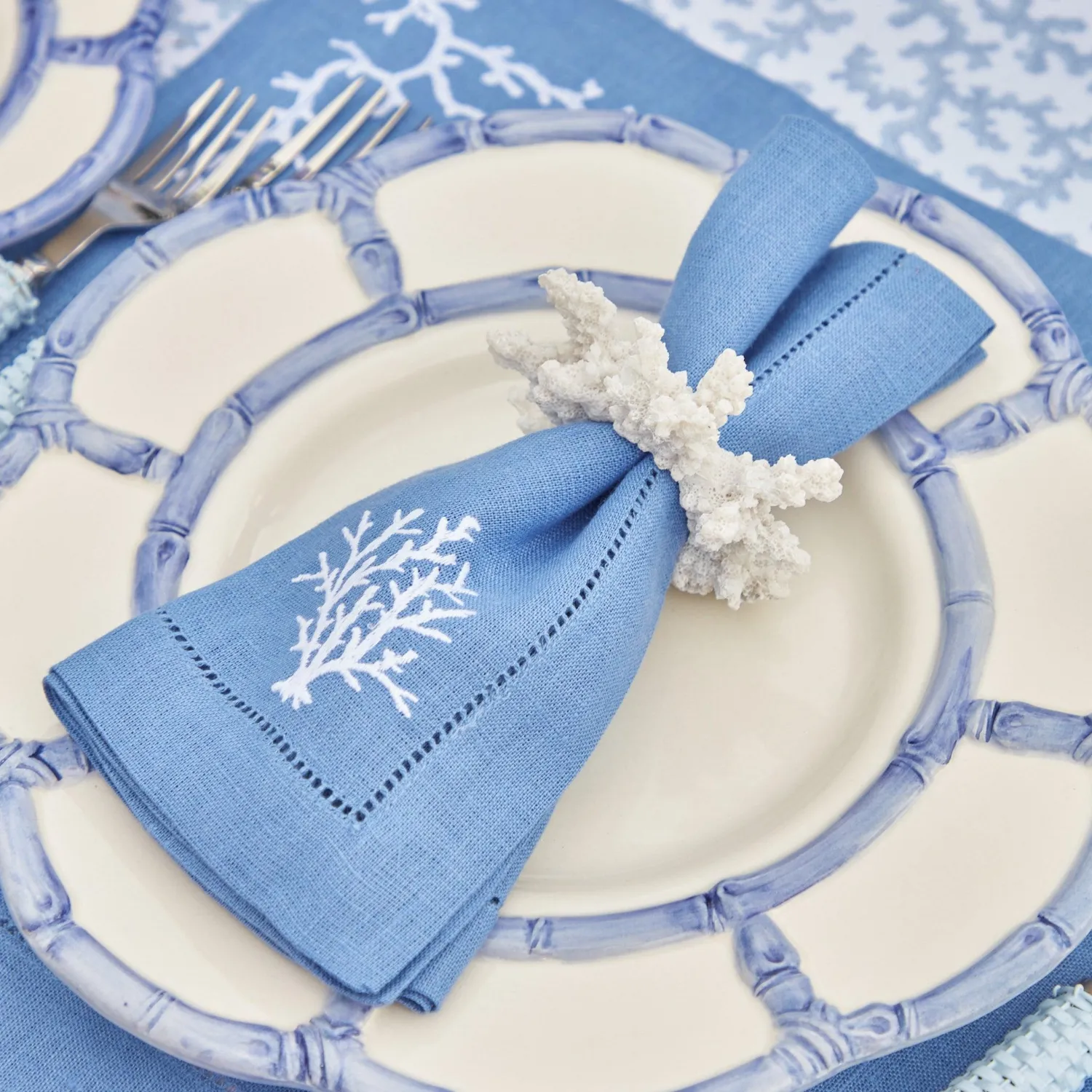 Mrs. Alice Coral Napkin Ring (Set of 4)< Napkin Rings & Bows