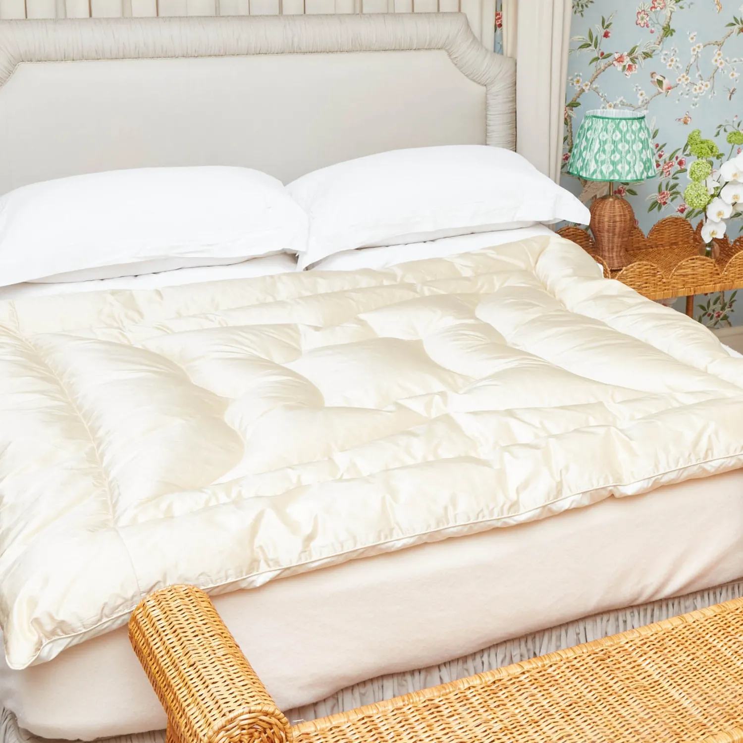 Mrs. Alice Cream Silk Eiderdown< Bedding | For The Homemaker