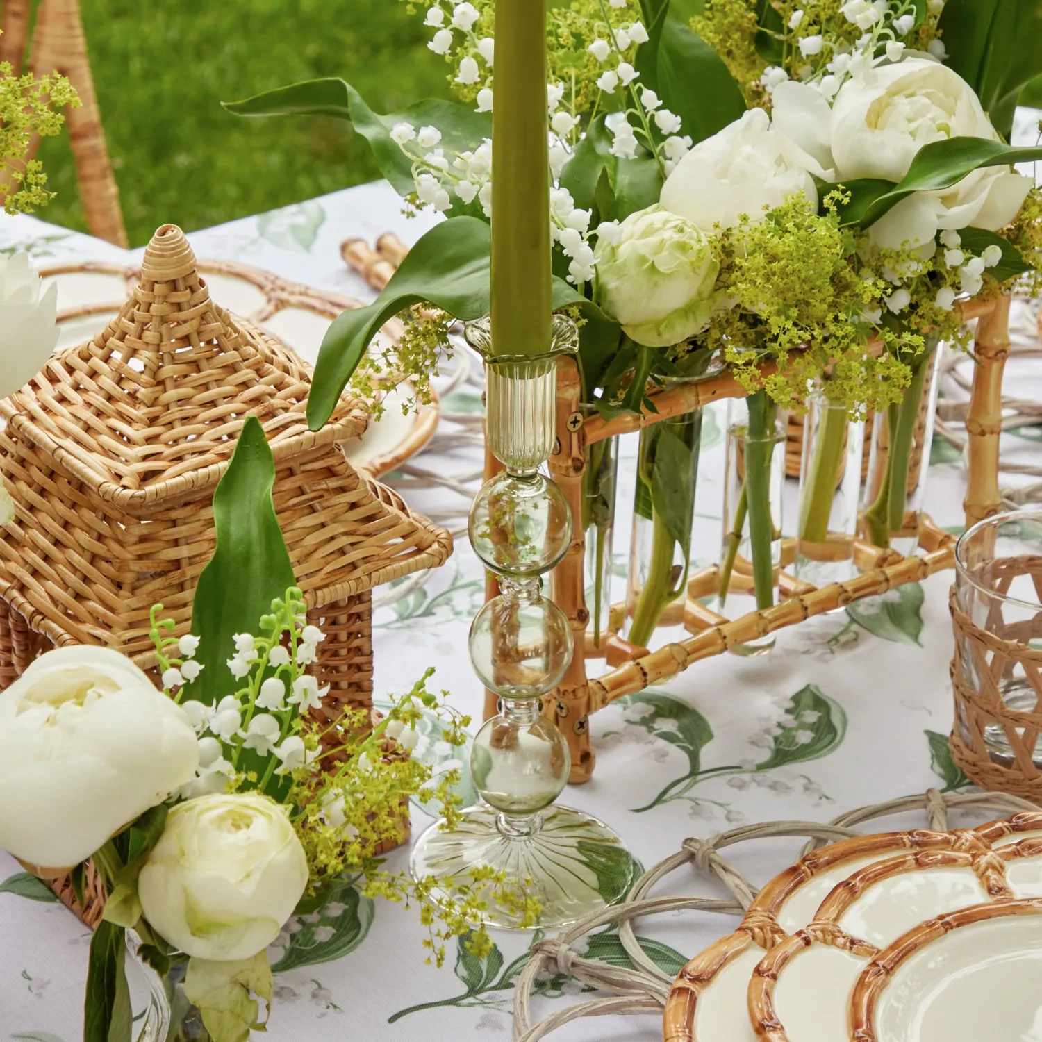 Mrs. Alice Eden Green Candle Holders (Pair)< Summer Glassware | Summer Candleware