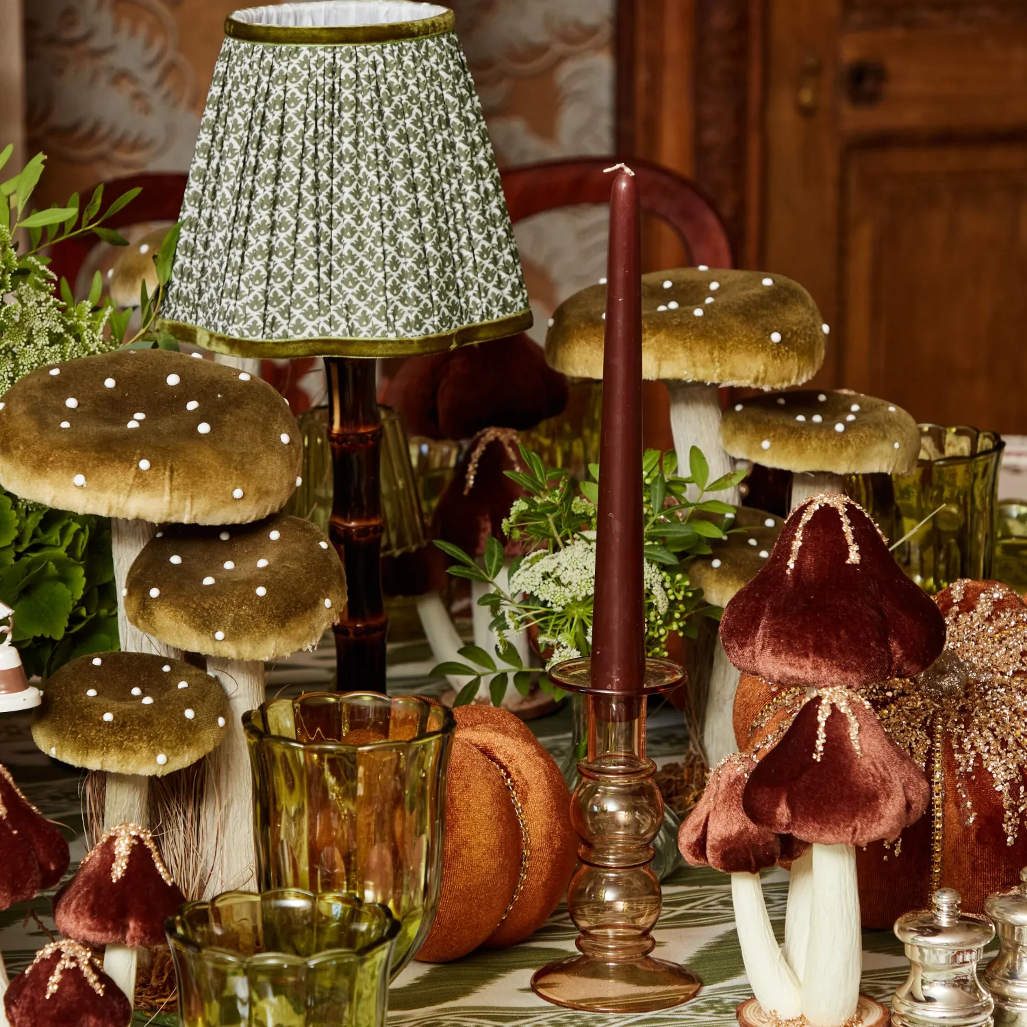 Mrs. Alice Elise Medium Amber Candle Holder (Pair)< Candle Holders