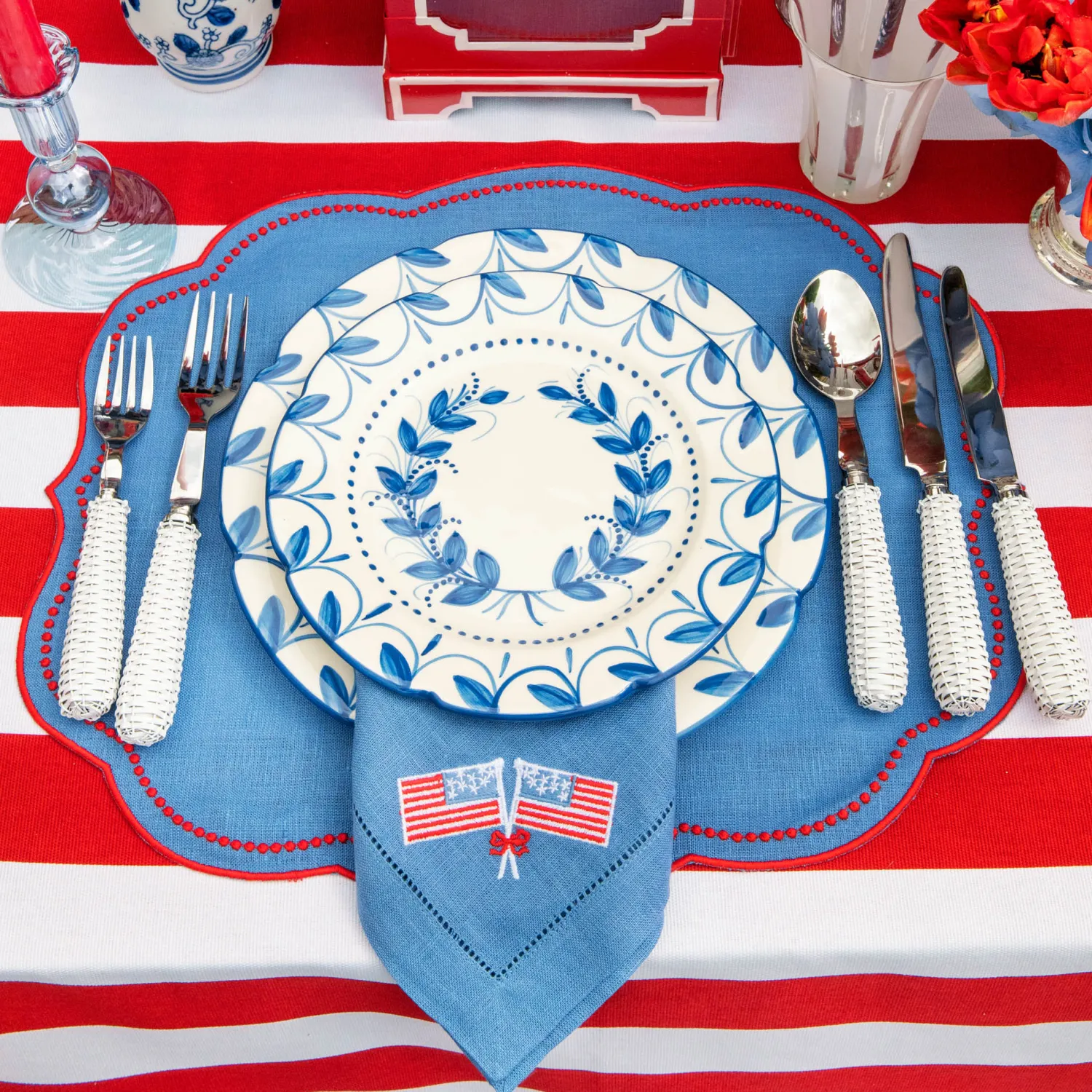 Mrs. Alice Elizabeth Blue Garland Dinner Plates (Set of 4)< Dinner Plates | Crockery Sets