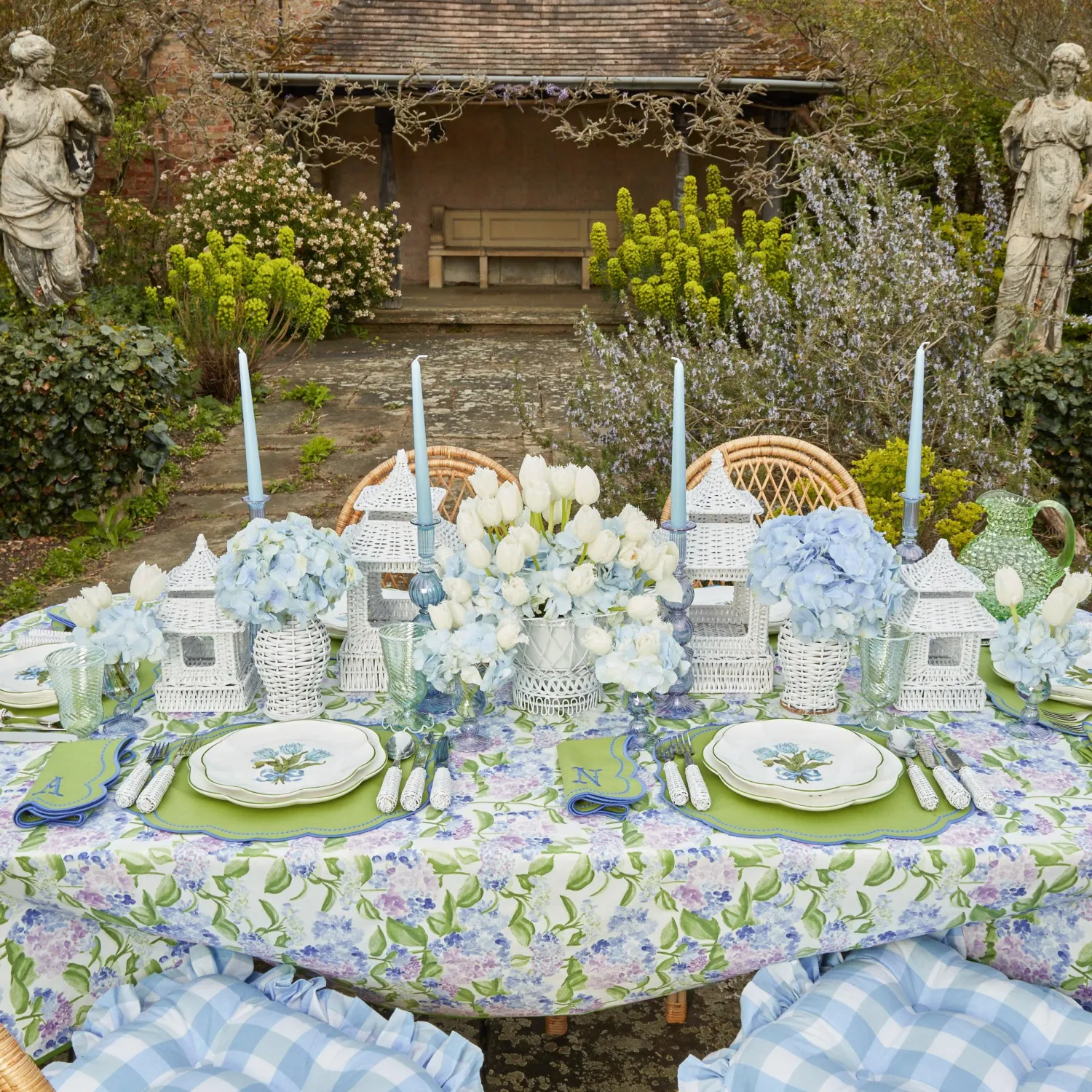 Mrs. Alice Emerald Hobnail Jug< Jugs | For The Millenial