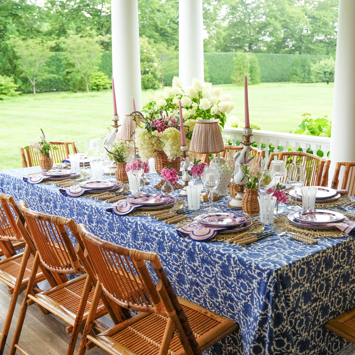 Mrs. Alice Estella Woven Round Placemats (Set of 4)< Summer Table Linen | Placemats