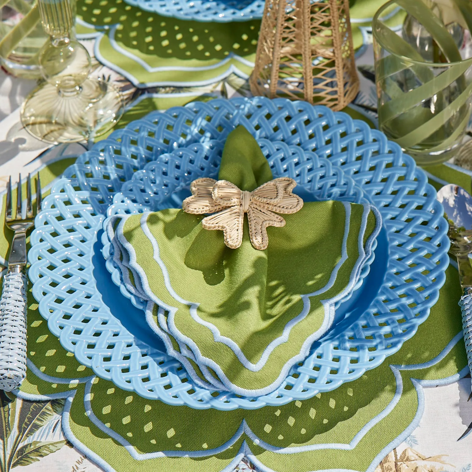 Mrs. Alice Fleur Green Placemats (Set of 4)< Summer Table Linen | Placemats
