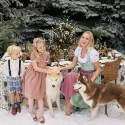 Mrs. Alice Forest Green Velvet Napkin Bows (Set of 4)< Napkin Rings & Bows | For The Chalet