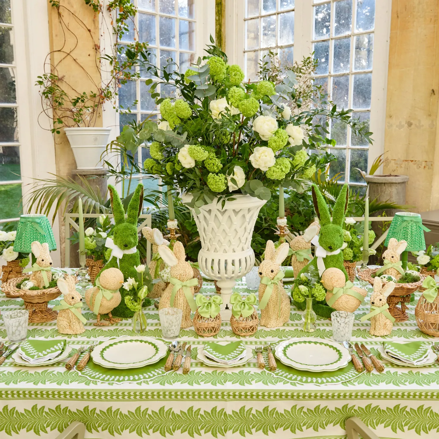 Mrs. Alice Green Leonora Lacquer Rechargeable Lamp with Green Lotus Bow Shade (18cm)< Rechargeable Table Lamps | For The Millenial