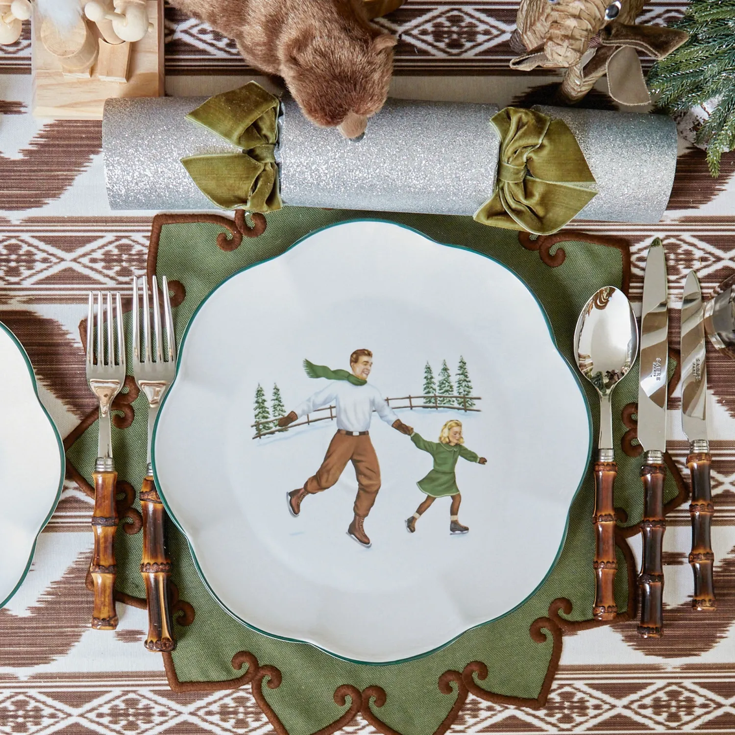 Mrs. Alice Hansel & Gretel Dinner Plates (Set of 4)< Dinner Plates | Crockery Sets