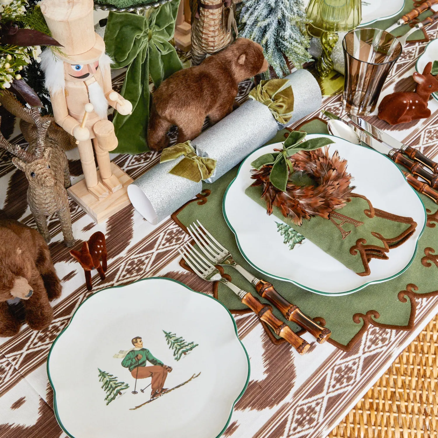 Mrs. Alice Heidi & Hans Skier Dinner & Starter Plates (Set of 8)< Crockery Sets