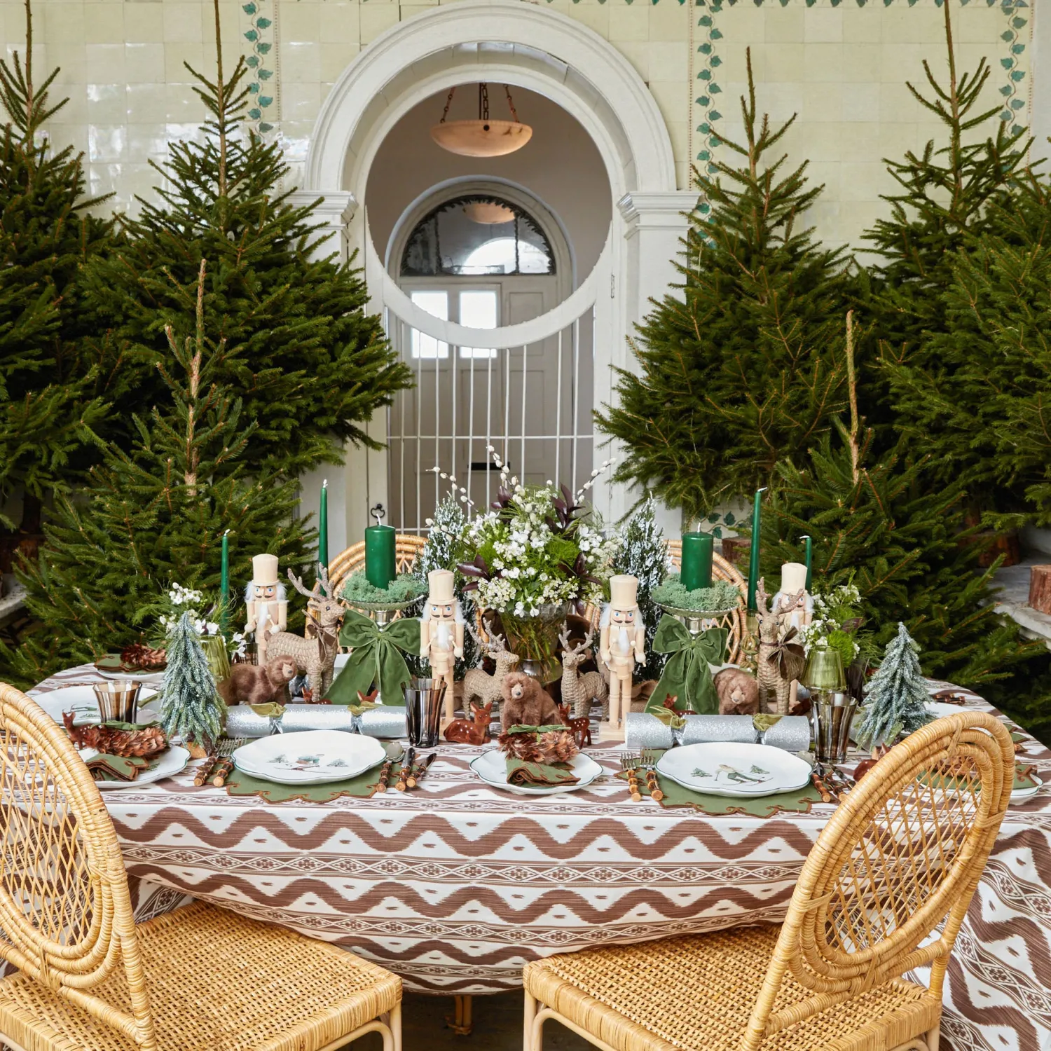 Mrs. Alice Heidi & Hans Skier Dinner & Starter Plates (Set of 8)< Crockery Sets