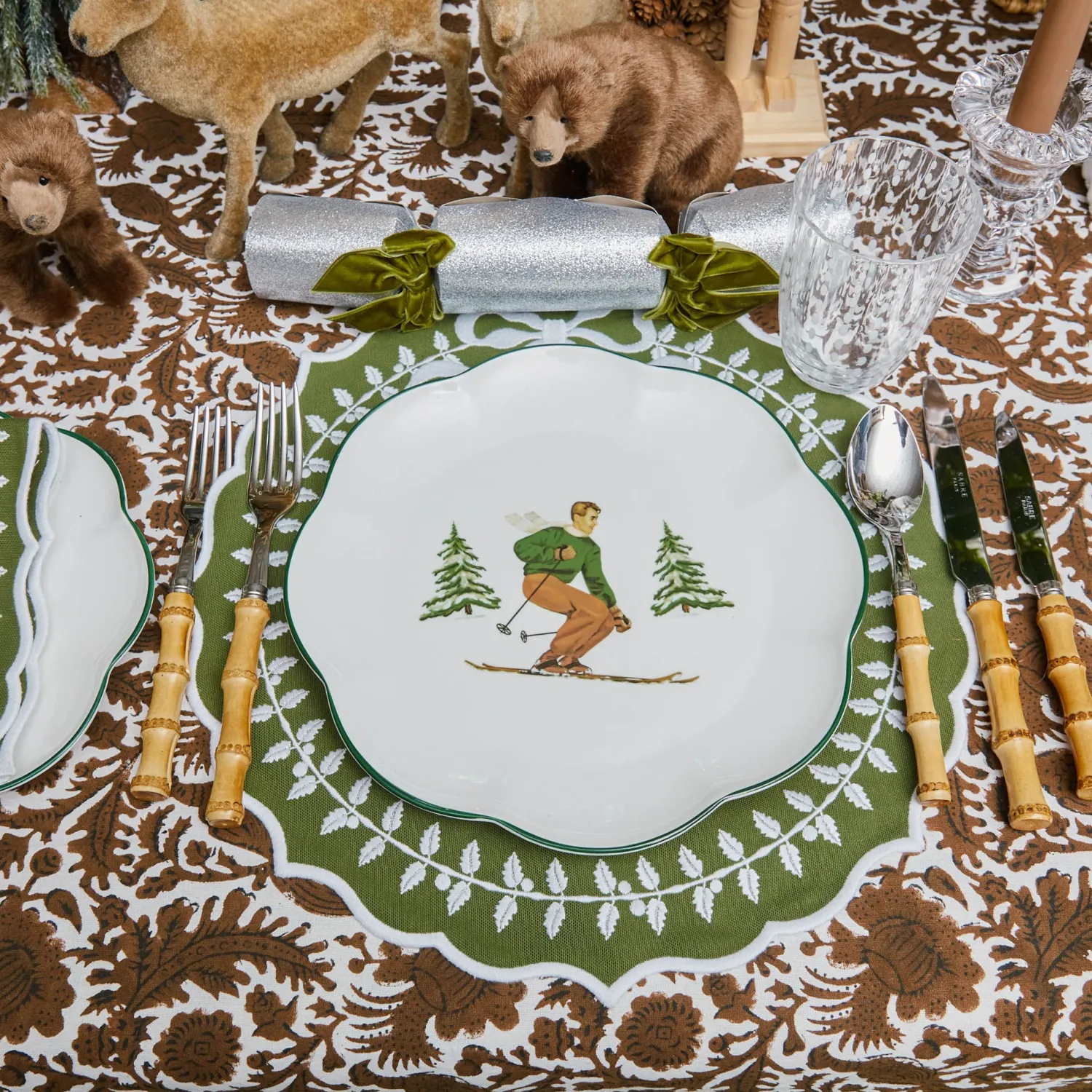 Mrs. Alice Heidi & Hans Skier Dinner & Starter Plates (Set of 8)< Crockery Sets