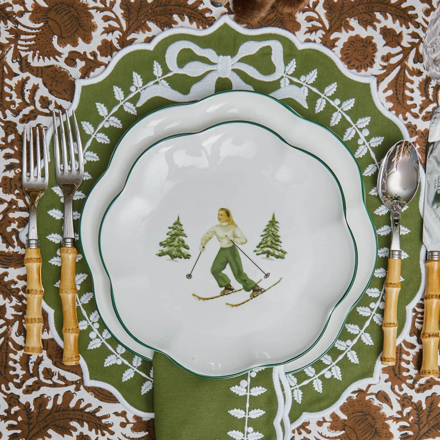Mrs. Alice Heidi & Hans Skier Dinner & Starter Plates (Set of 8)< Crockery Sets