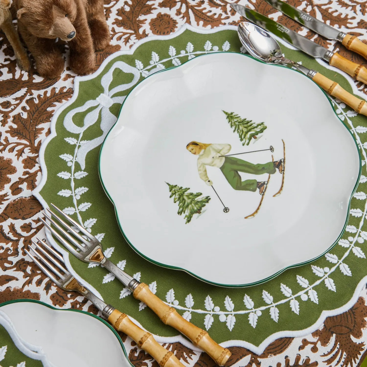 Mrs. Alice Heidi & Hans Skier Dinner & Starter Plates (Set of 8)< Crockery Sets