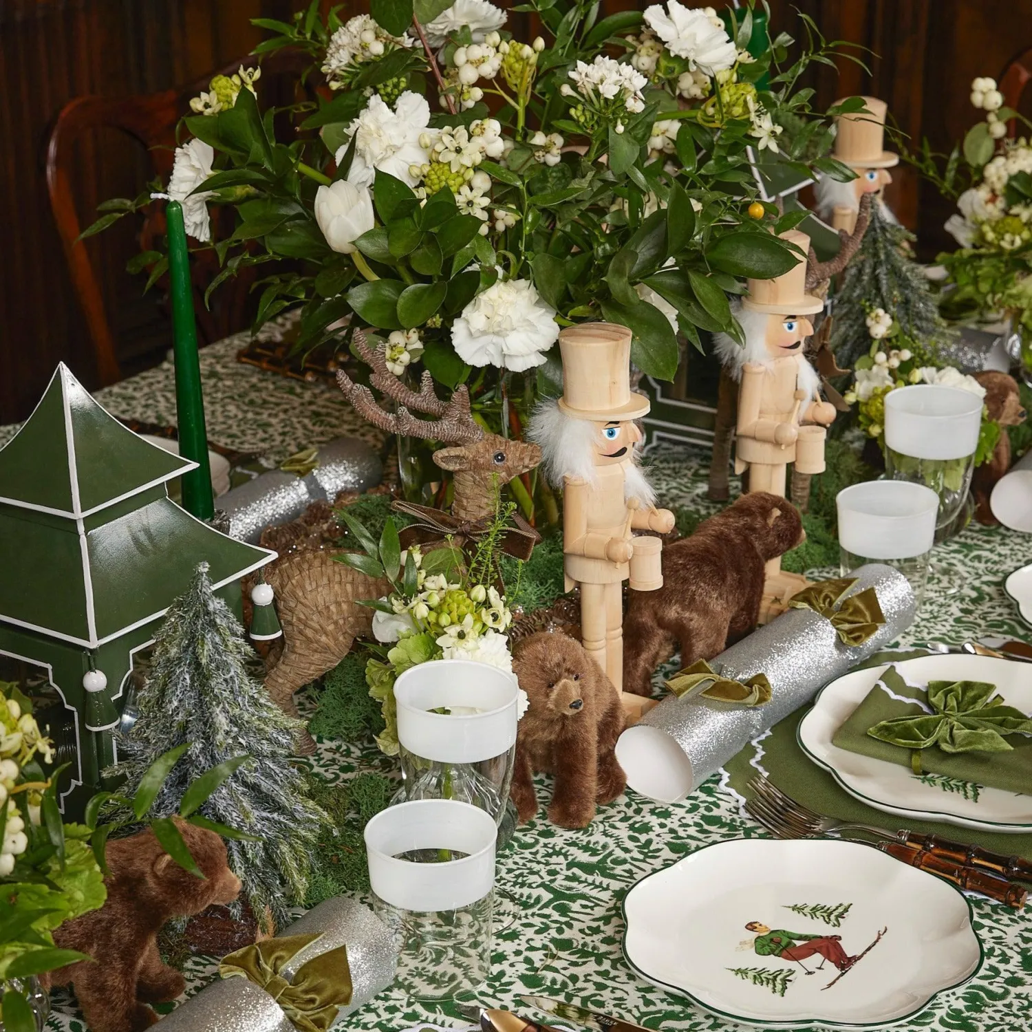 Mrs. Alice Heidi & Hans Skier Starter Plates (Set of 4)< Starter Plates | Crockery Sets