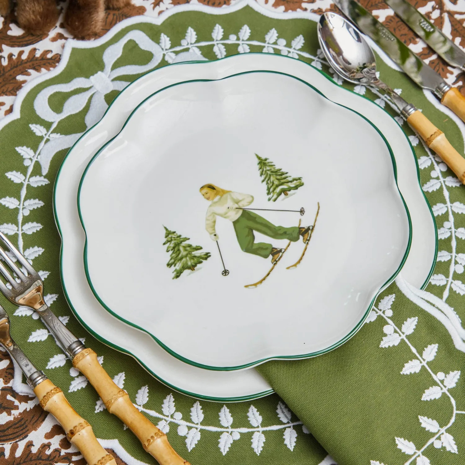 Mrs. Alice Heidi & Hans Skier Starter Plates (Set of 4)< Starter Plates | Crockery Sets