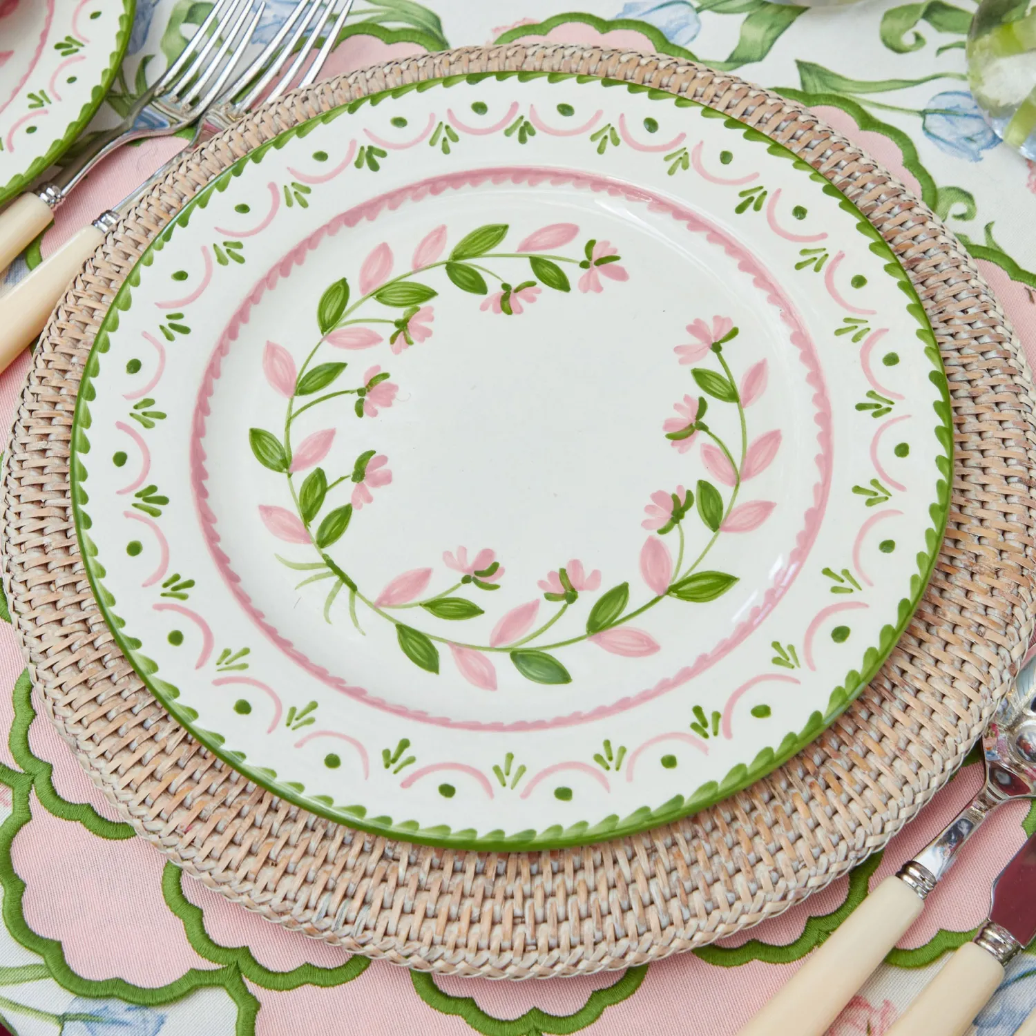 Mrs. Alice Josephine Garland Dinner Plates (Set of 4)< Dinner Plates | Crockery Sets