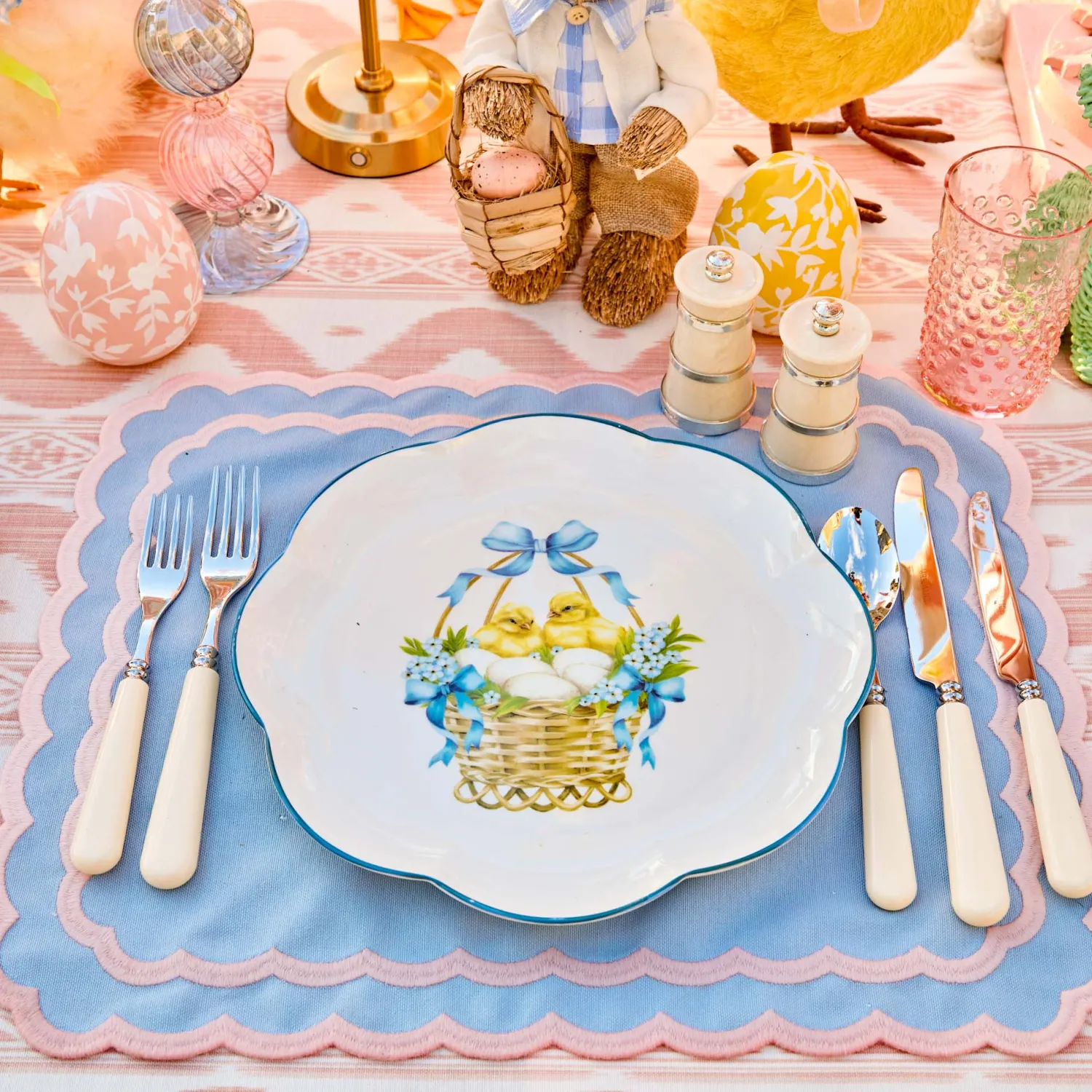 Mrs. Alice Joy of Easter Dinner Plate< Dinner Plates