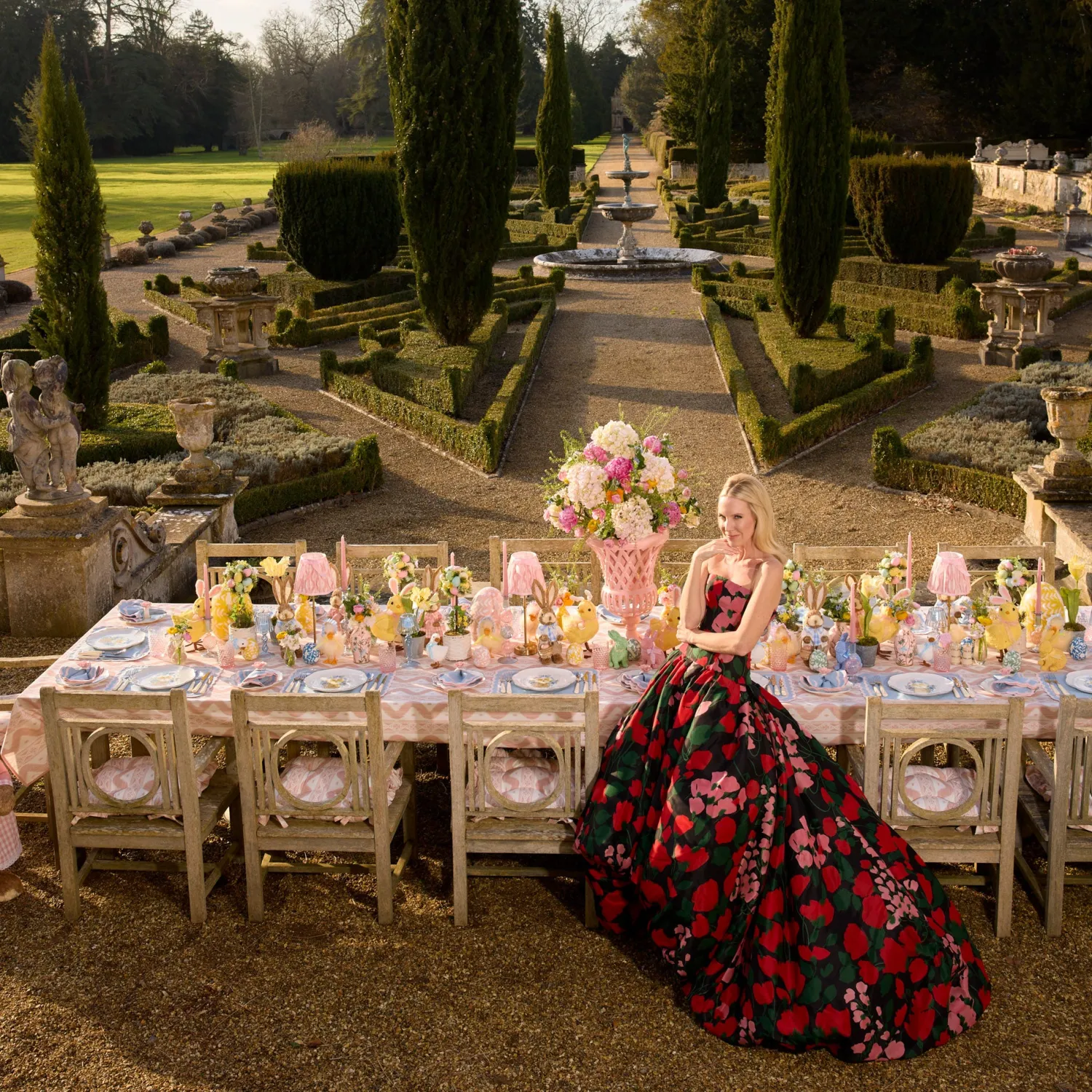 Mrs. Alice Joy of Easter Dinner Plate< Dinner Plates