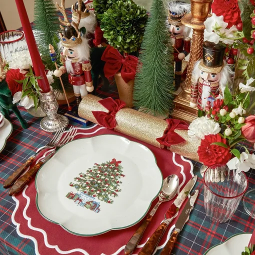Mrs. Alice Katherine Berry Red Placemats & Napkins (Set of 4)< Table Linen Sets | Mrs. Alice Monogram