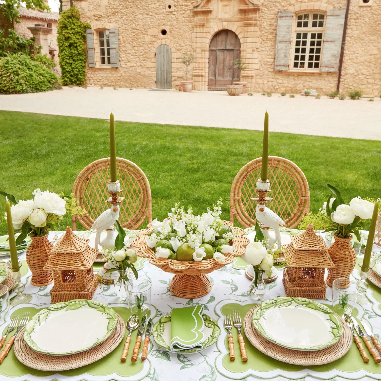 Mrs. Alice Lily of the Valley Dinner Plate< Summer Crockery | Dinner Plates