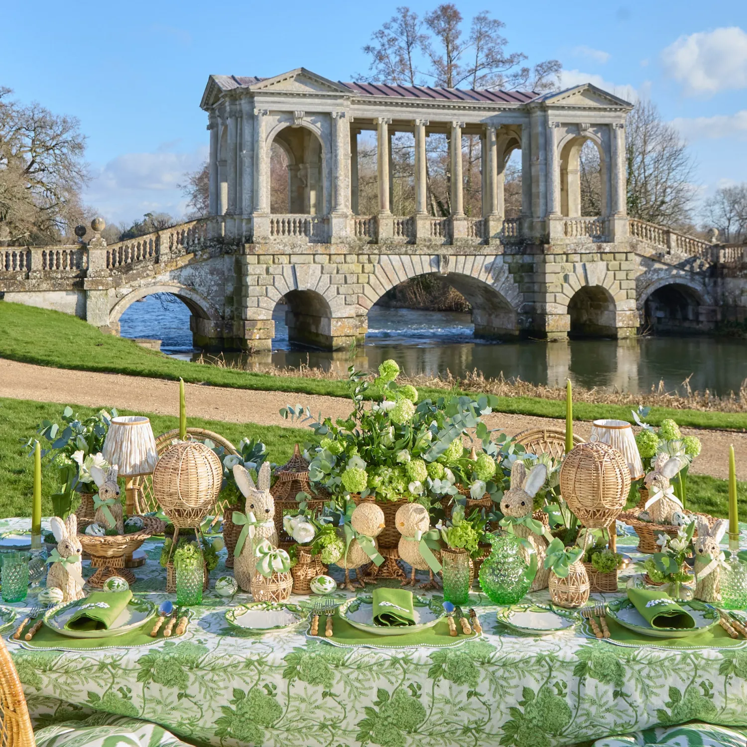 Mrs. Alice Lily of the Valley Dinner Plate< Summer Crockery | Dinner Plates