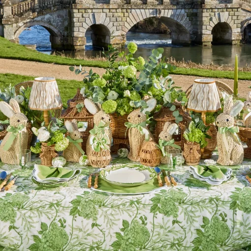 Mrs. Alice Lily of the Valley Starter Plate< Summer Crockery | Starter Plates