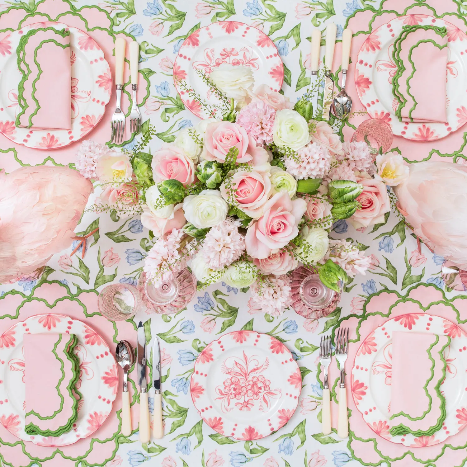 Mrs. Alice Lily Pink & Green Napkins (Set of 4)< Napkins | Mrs. Alice Monogram