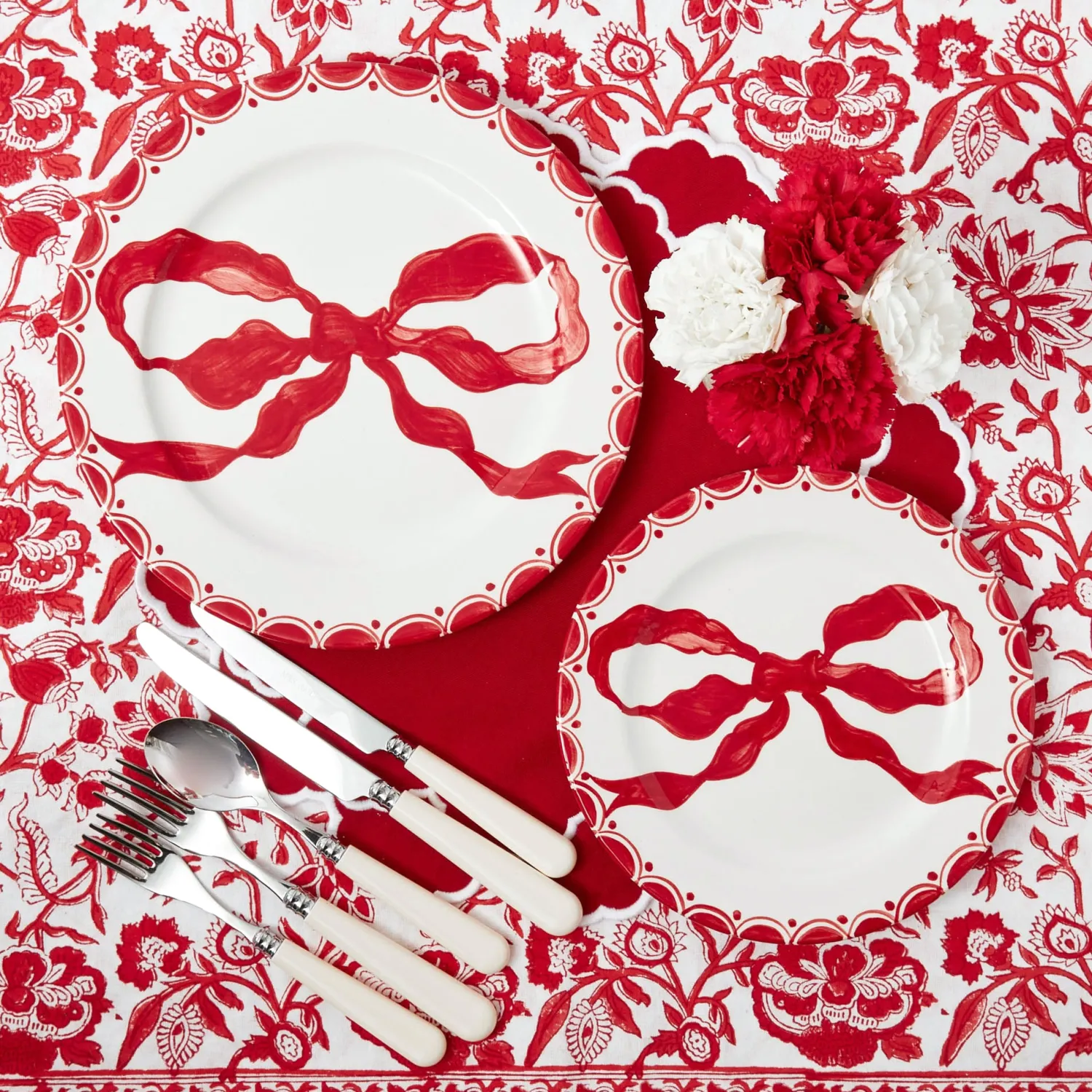 Mrs. Alice Lily Red & White Placemats (Set of 4)< Placemats