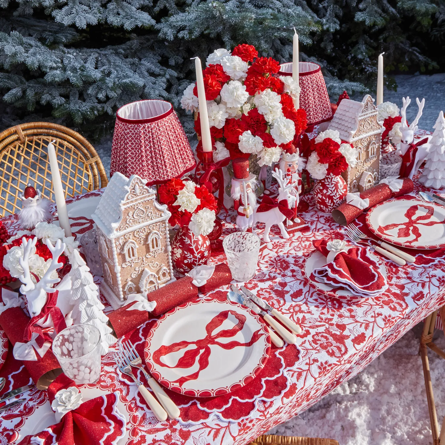 Mrs. Alice Lily Red & White Placemats (Set of 4)< Placemats