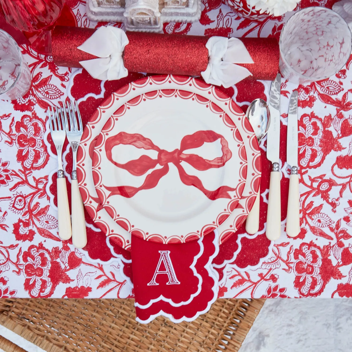 Mrs. Alice Lily Red & White Placemats (Set of 4)< Placemats