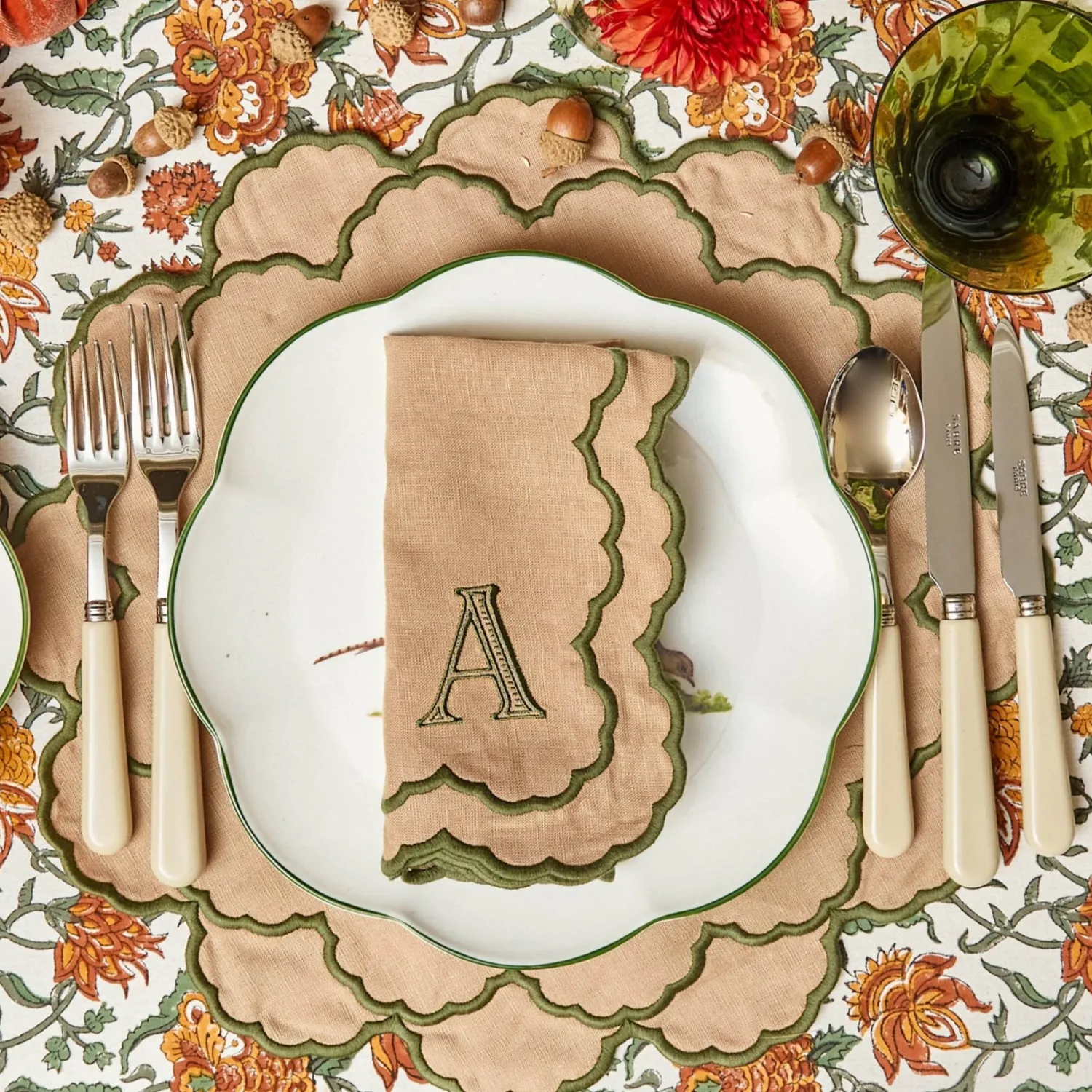 Mrs. Alice Lily Sand & Green Placemats & Napkins (Set of 4)< Table Linen Sets | Mrs. Alice Monogram