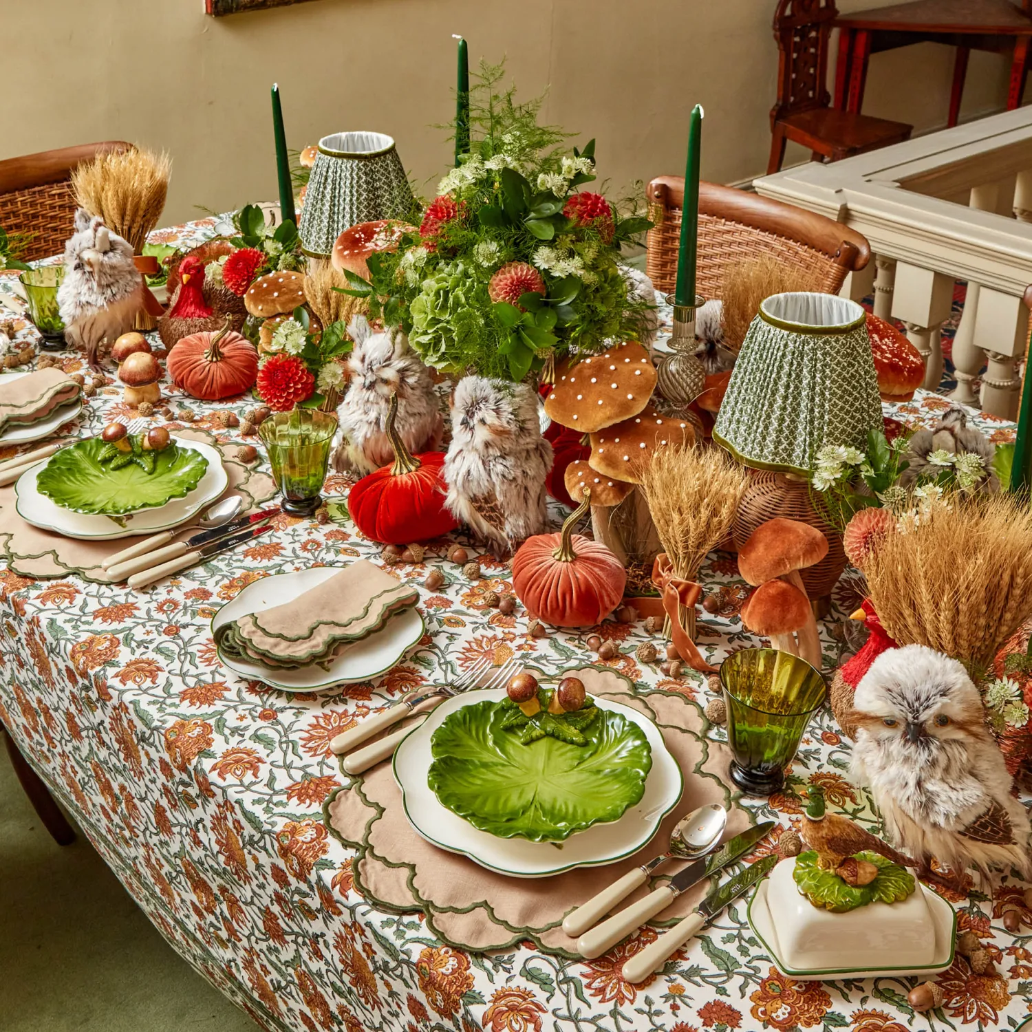 Mrs. Alice Lily Sand & Green Placemats & Napkins (Set of 4)< Table Linen Sets | Mrs. Alice Monogram