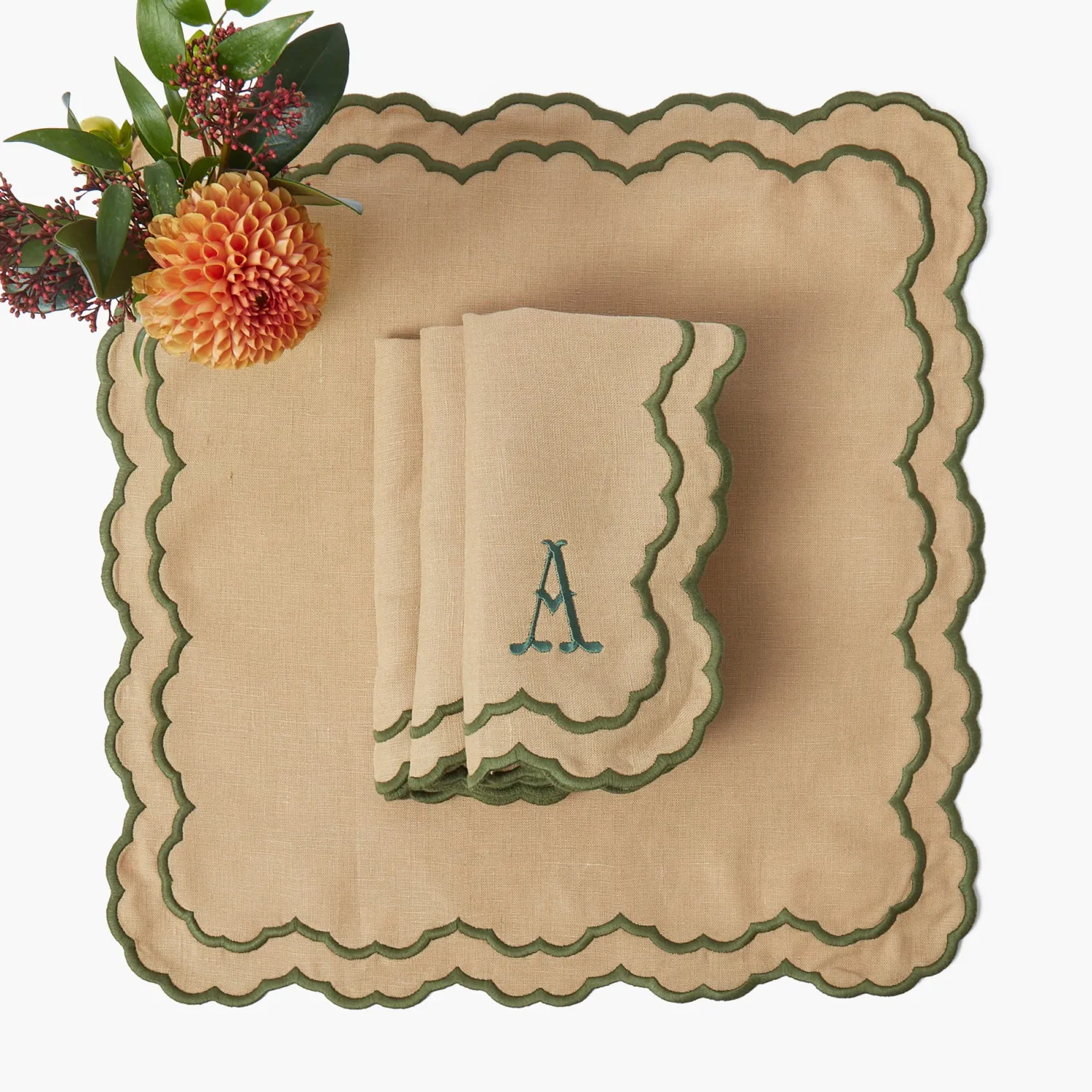 Mrs. Alice Lily Sand & Green Placemats & Napkins (Set of 4)< Table Linen Sets | Mrs. Alice Monogram