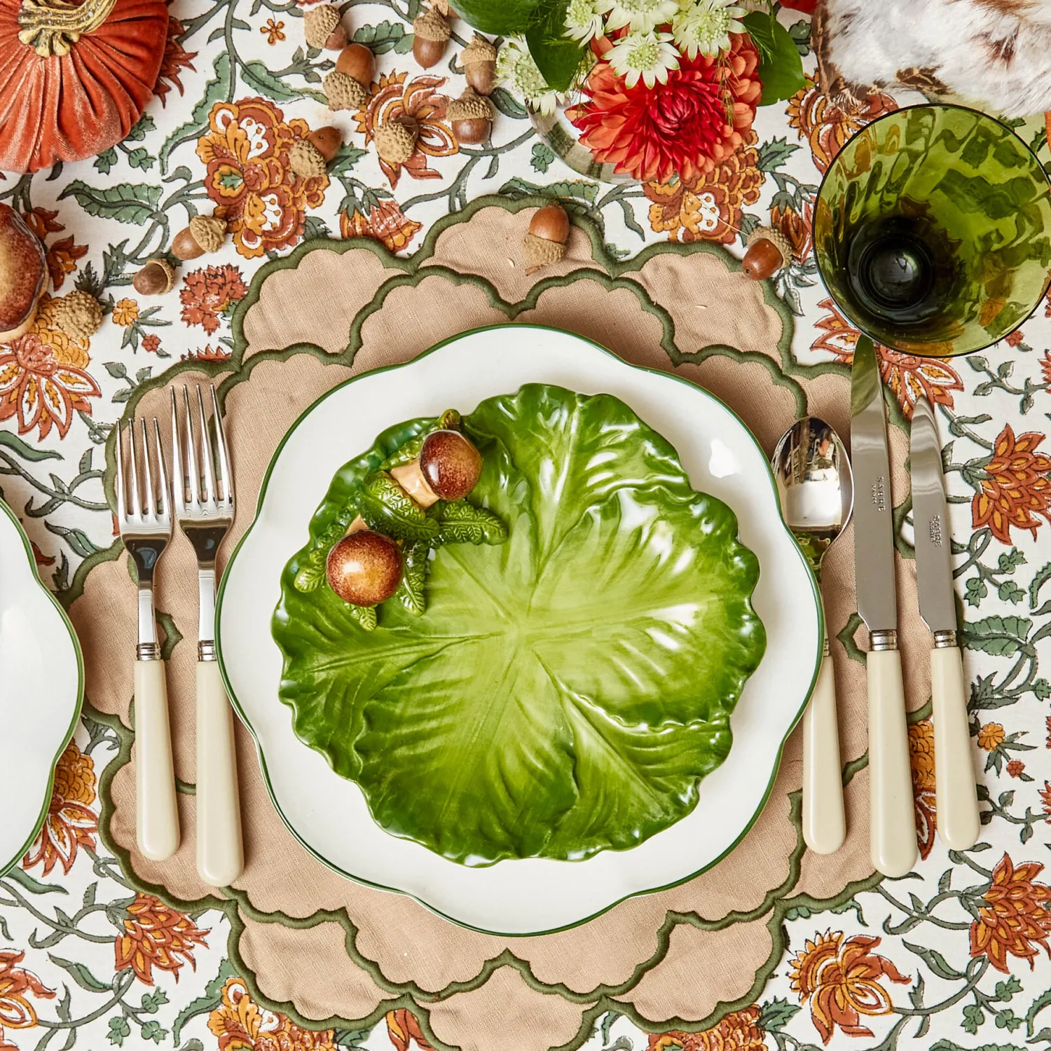 Mrs. Alice Lily Sand & Green Placemats & Napkins (Set of 4)< Table Linen Sets | Mrs. Alice Monogram