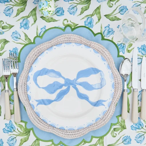 Mrs. Alice Marilyn Blue Bow Dinner Plate< Summer Crockery | Dinner Plates