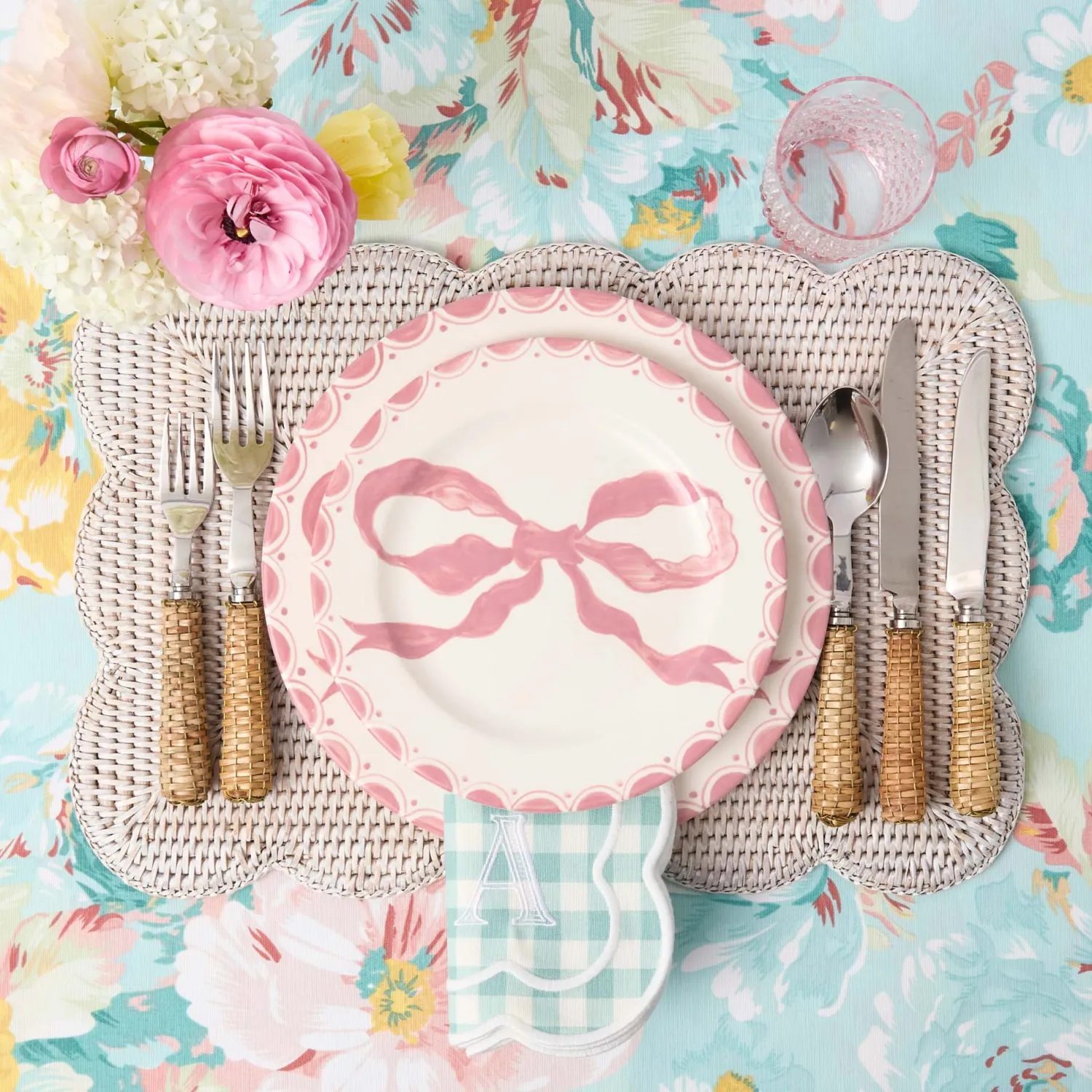 Mrs. Alice Marilyn Pink Bow Starter Plate< Summer Crockery | Starter Plates